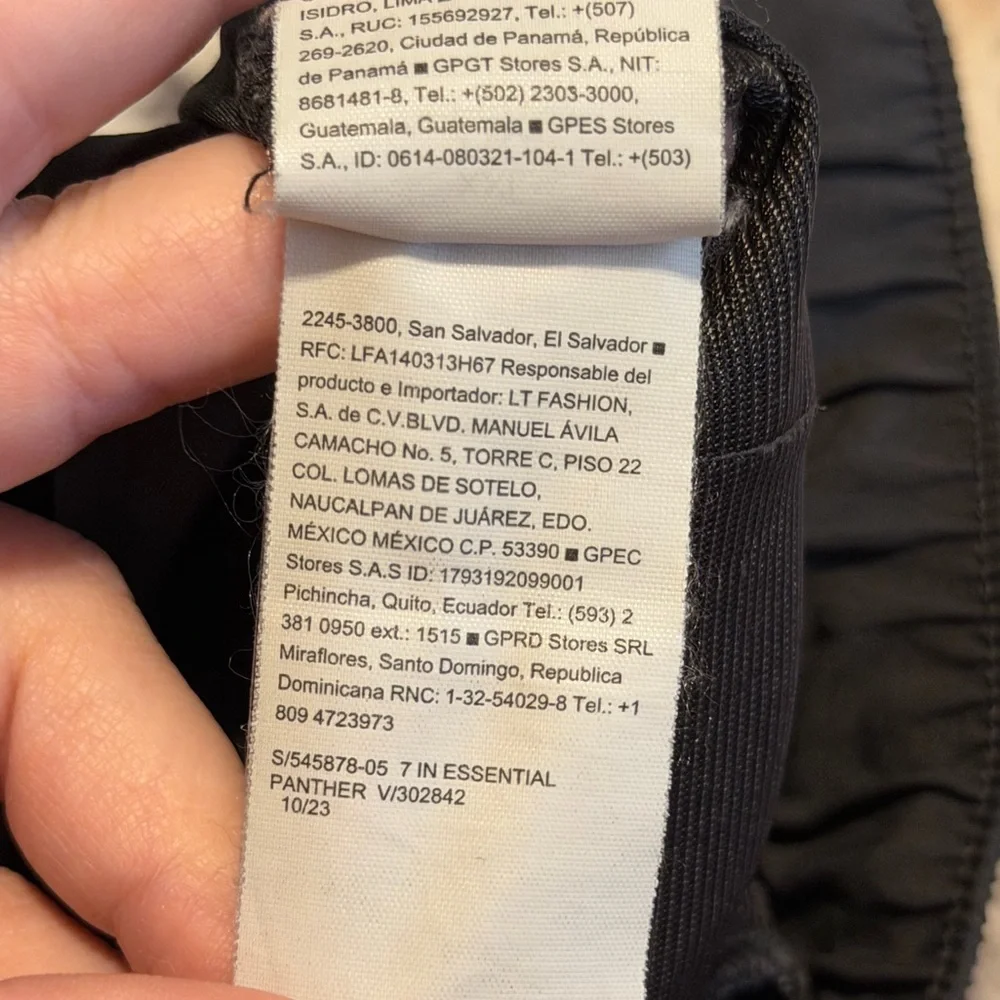 Old Navy Men’s Essential Woven Workout Shorts 7 Inch Inseam